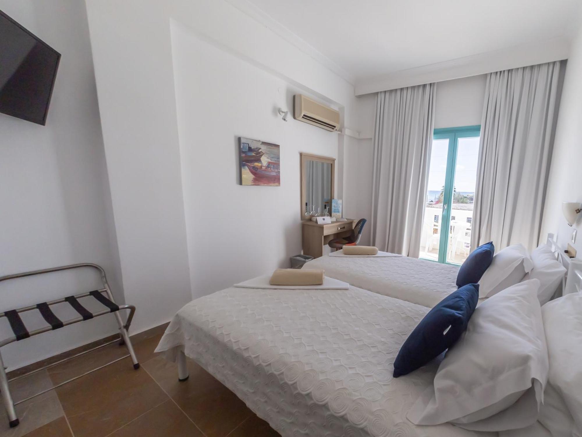 Amaryllis Beach Hotel Chrisi Akti  Chambre photo